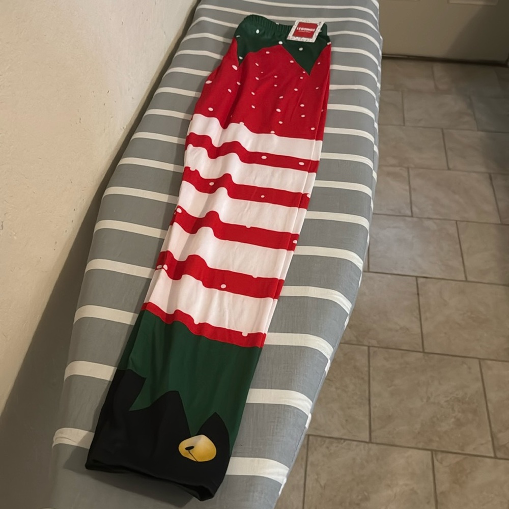 NWT Holiday Prints Legging Sz L